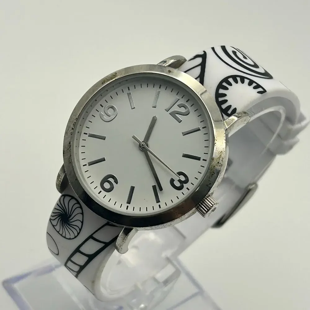 Doodlz Silver Tone Black & White Christmas Theme Silicon Band Watch Working